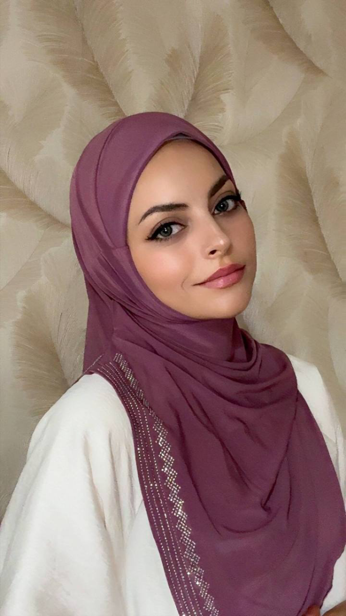 Elegant stone hijab