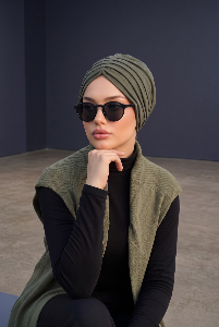 pleated turban bonnet