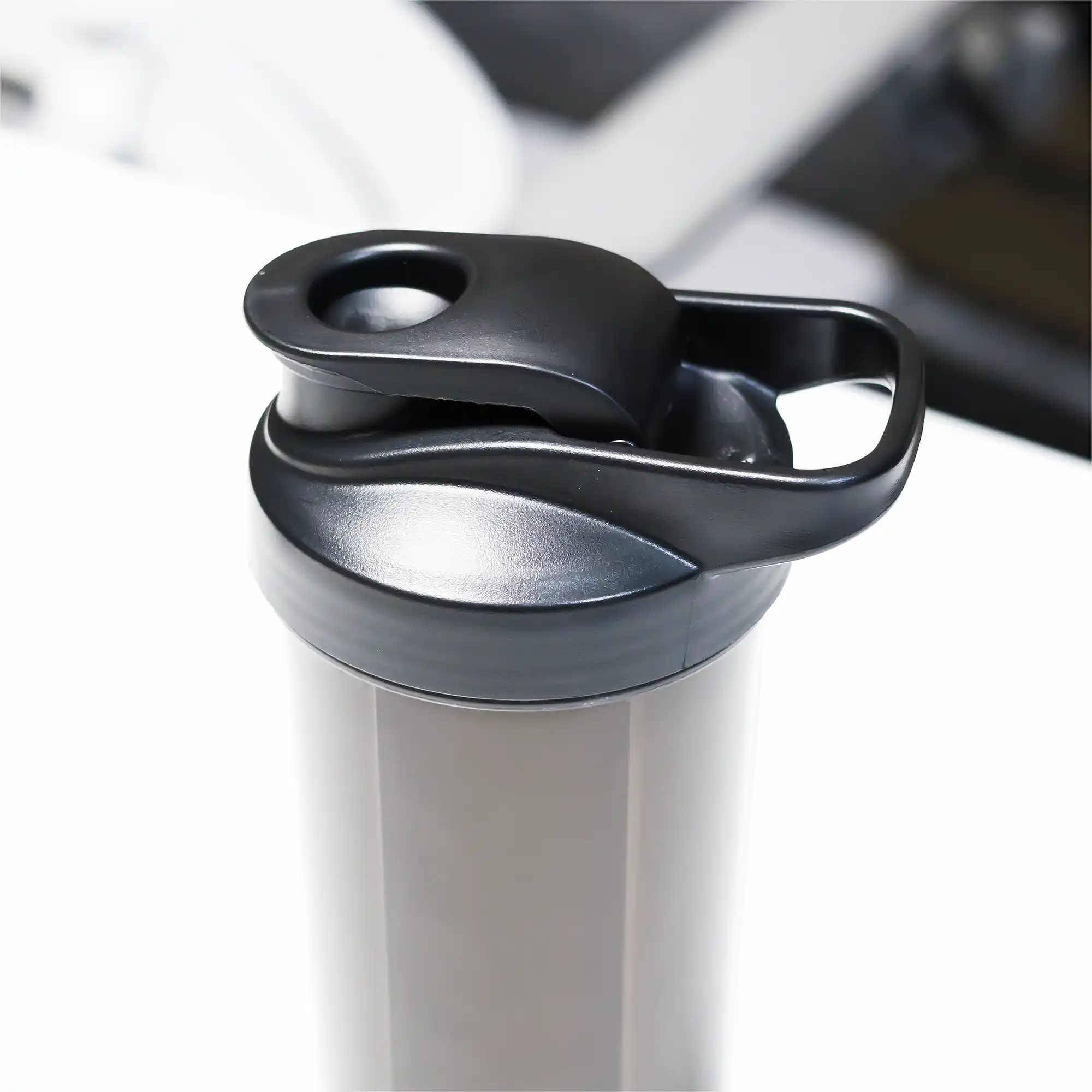 Customizable 700 ml sports protein shaker with mixing ball and flip‑top lid