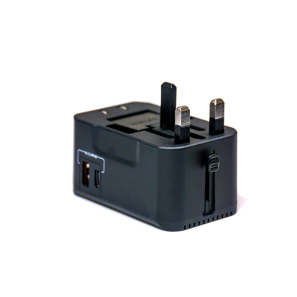 Universal Travel Adapter with Type C and USB A Ports