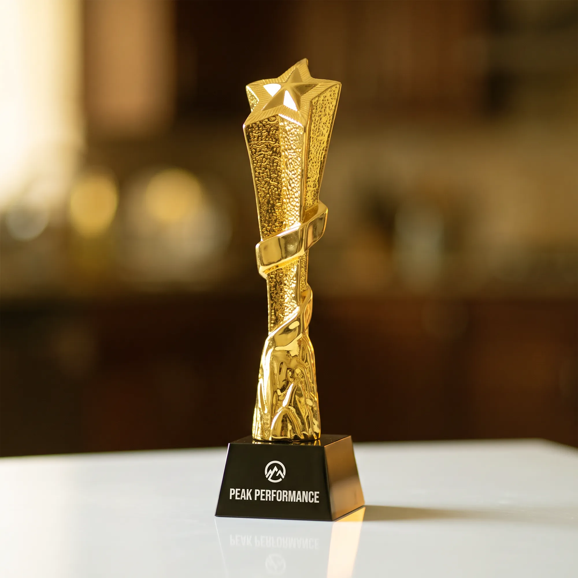 Award Trophy  Star slanted full gold with black base