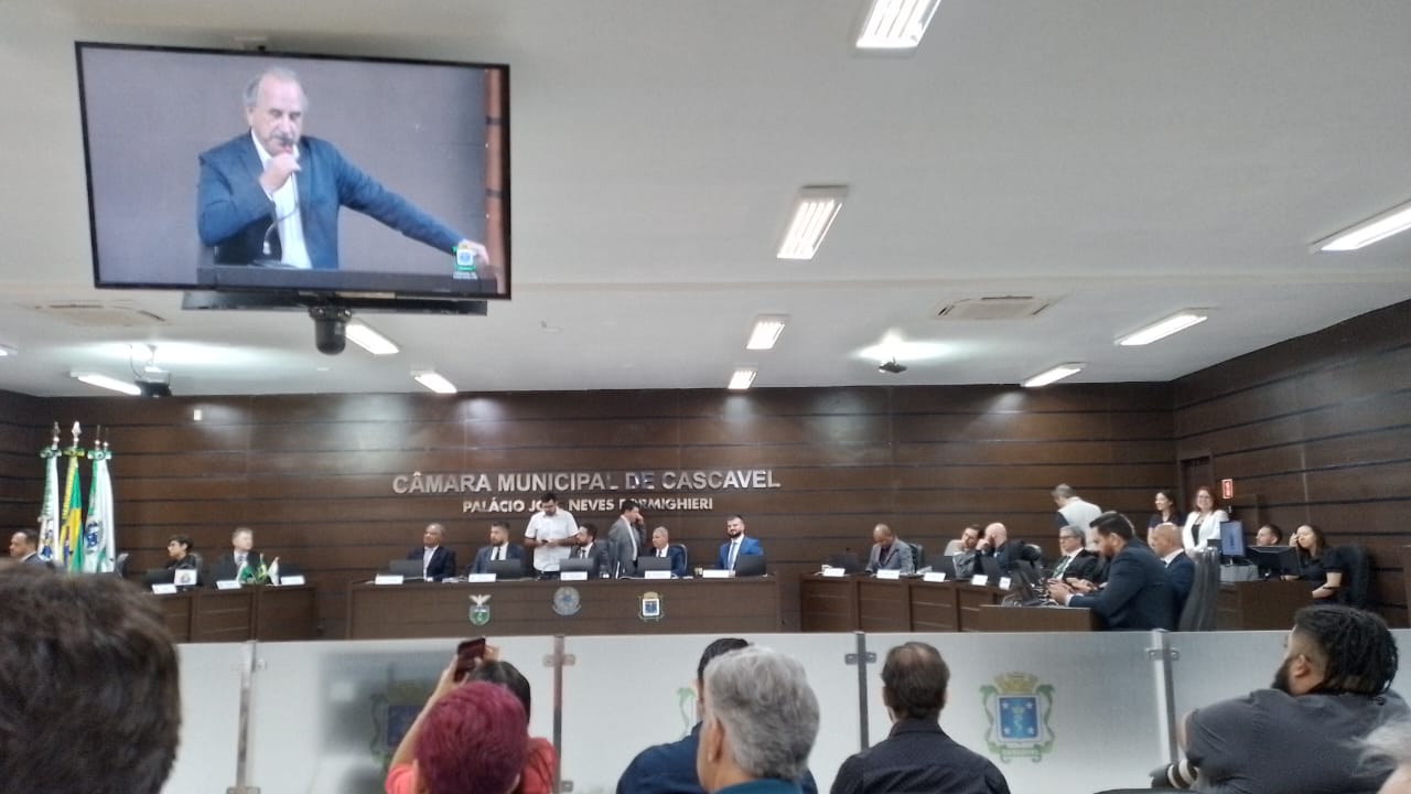 CÂMARA DE VEREADORES DE CASCAVEL TEM CASA CHEIA NA ABERTURA DOS TRABALHOS DE 2025