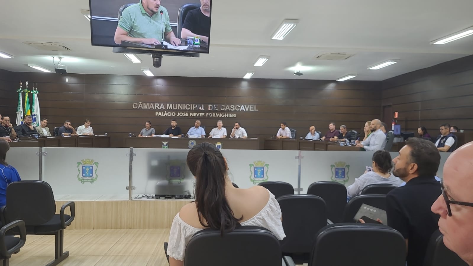 PROBLEMAS EM OBRAS DA AVENIDA CARLOS GOMES SÃO PAUTA DE REUNIÃO NA CÂMARA DE VEREADORES DE CASCAVEL