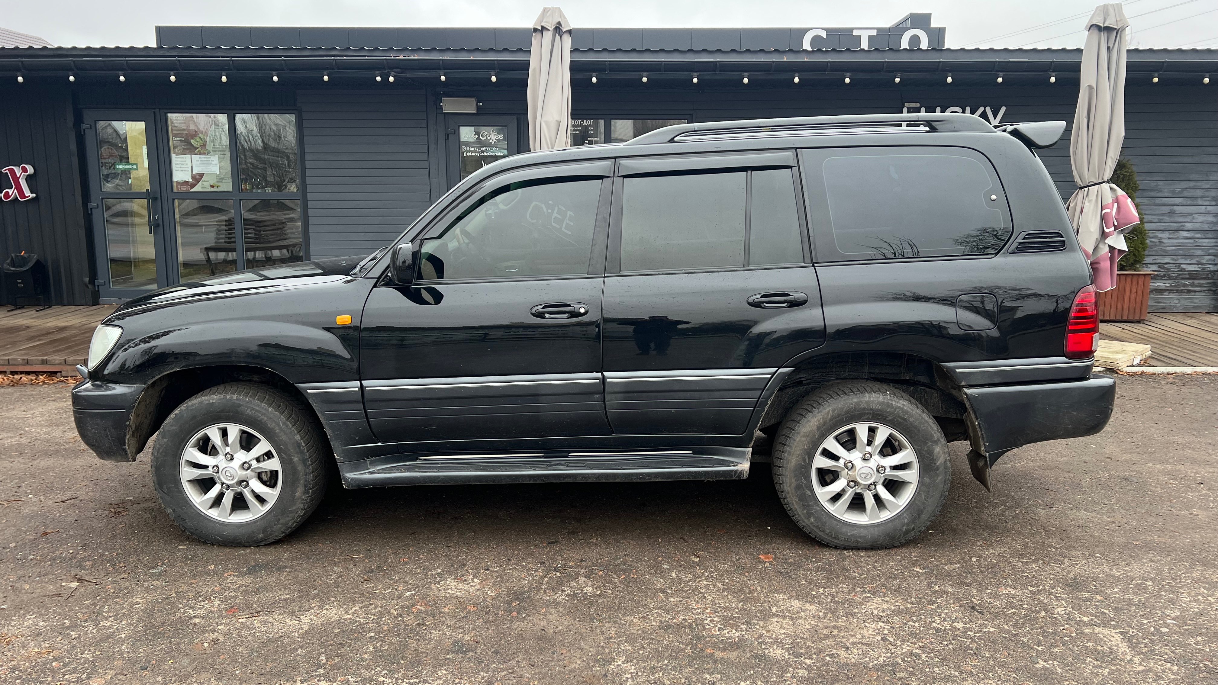 Lexus LX