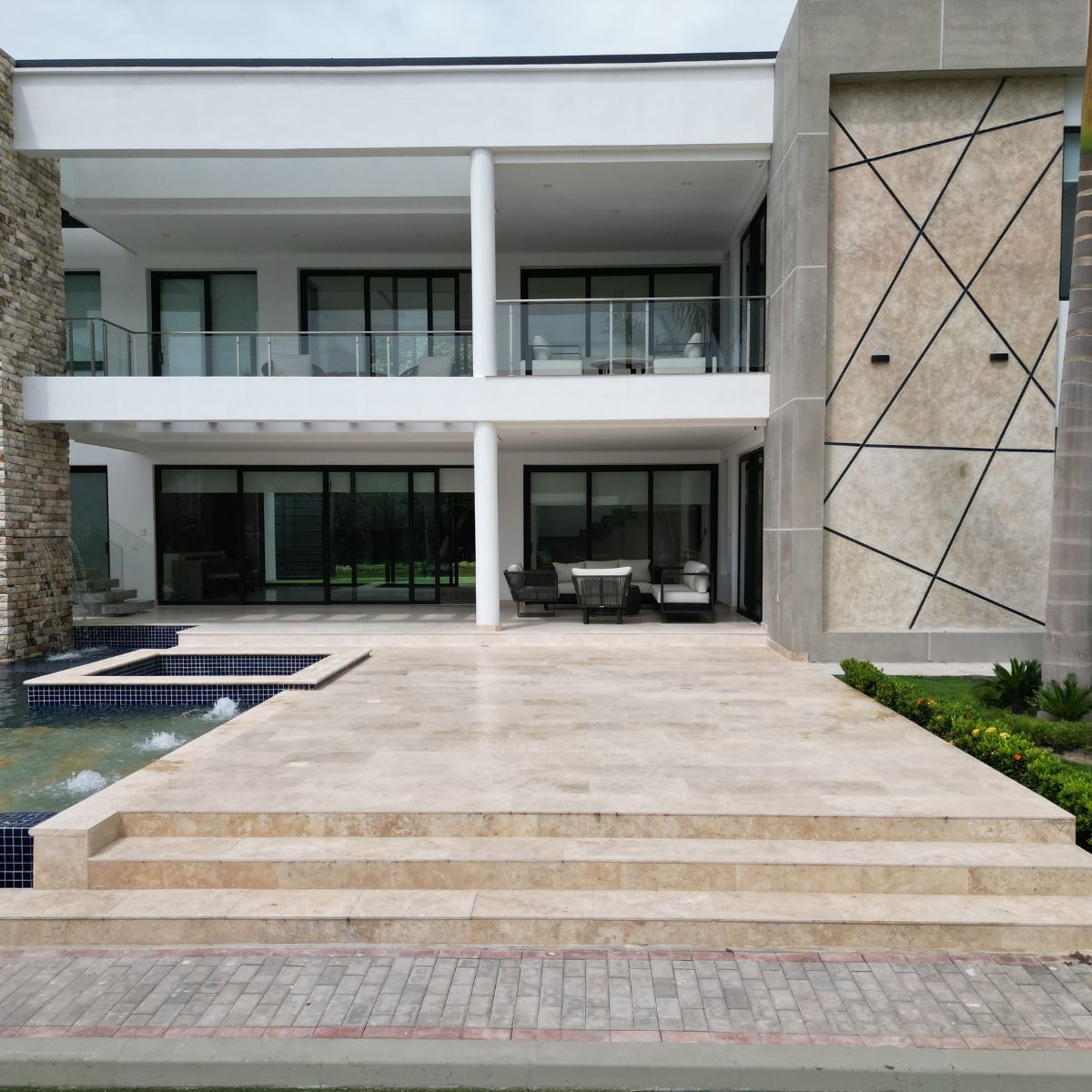 Travertino Arena