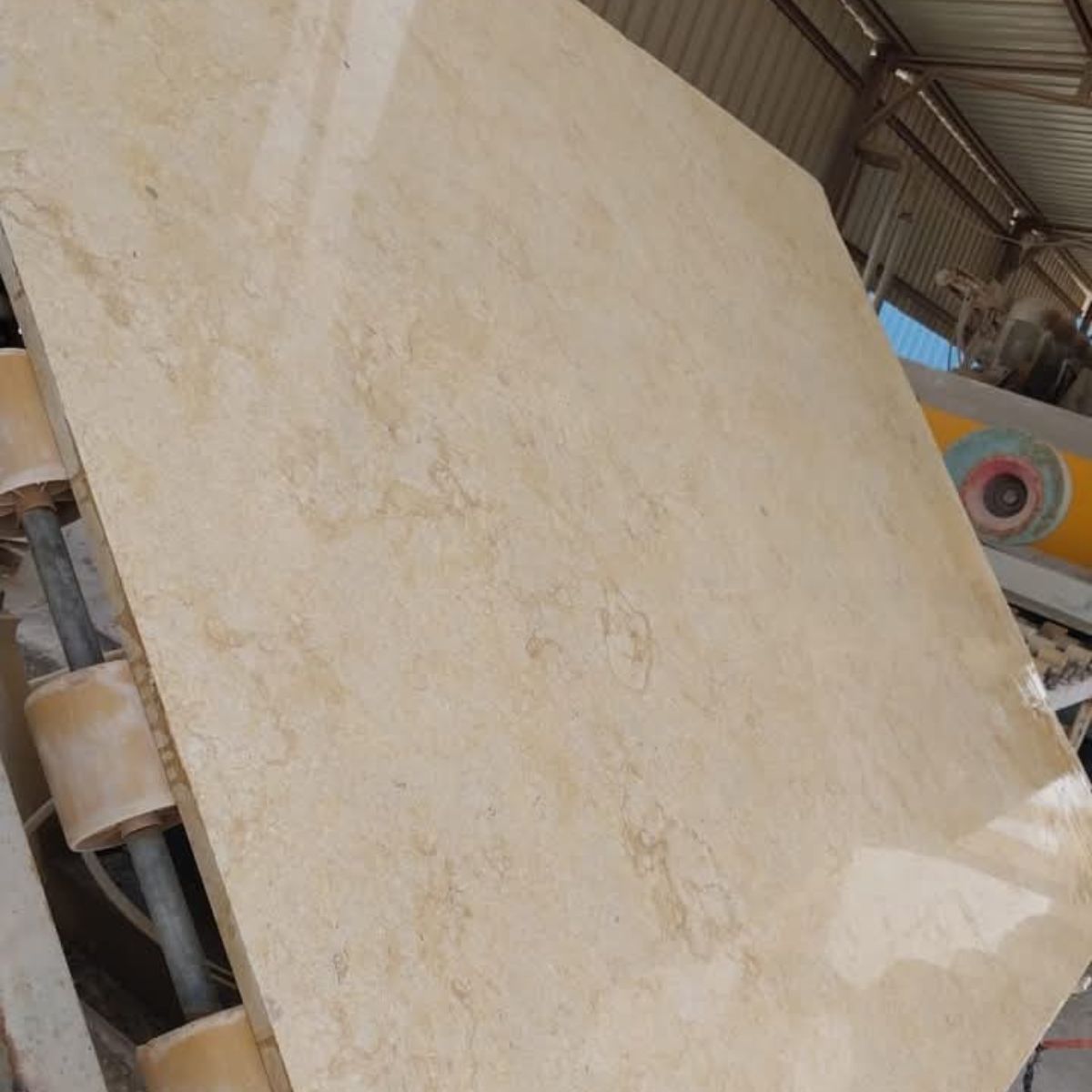 Mármol Crema Siberia