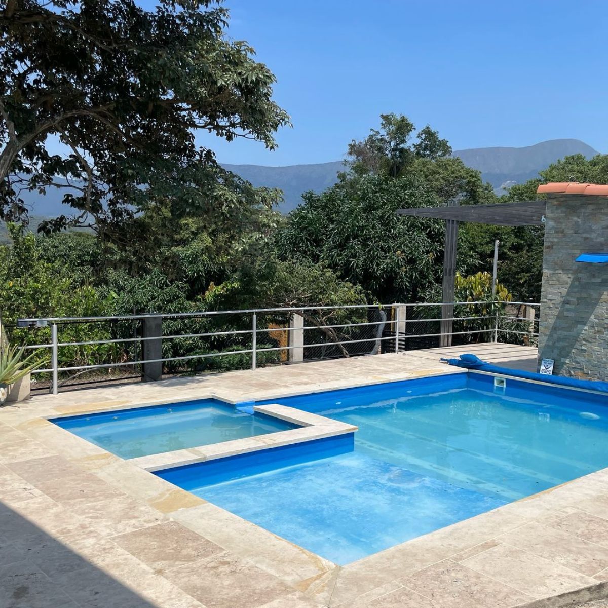 Rompeola Travertino Macadamia