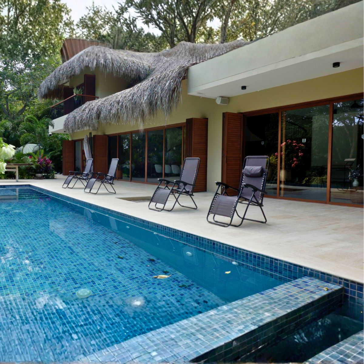 Rompeola Travertino Clásico