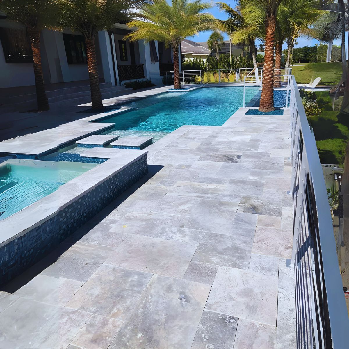 Rompeola Travertino Arena