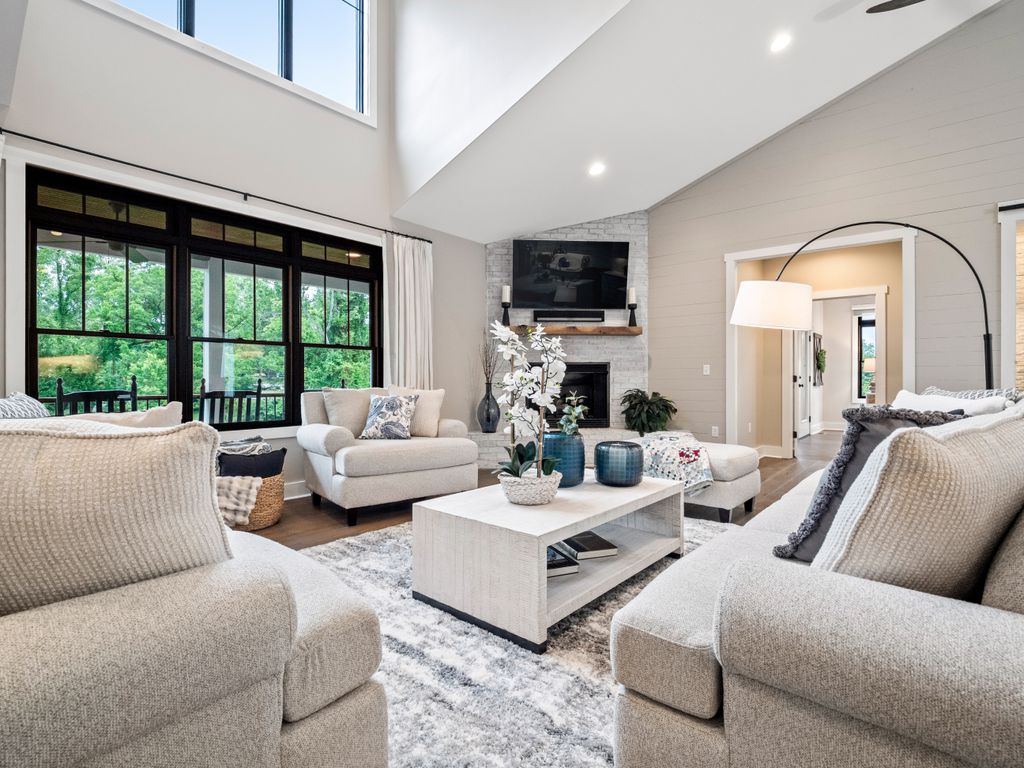 09-5820 Lakemont Dr-MFW Media