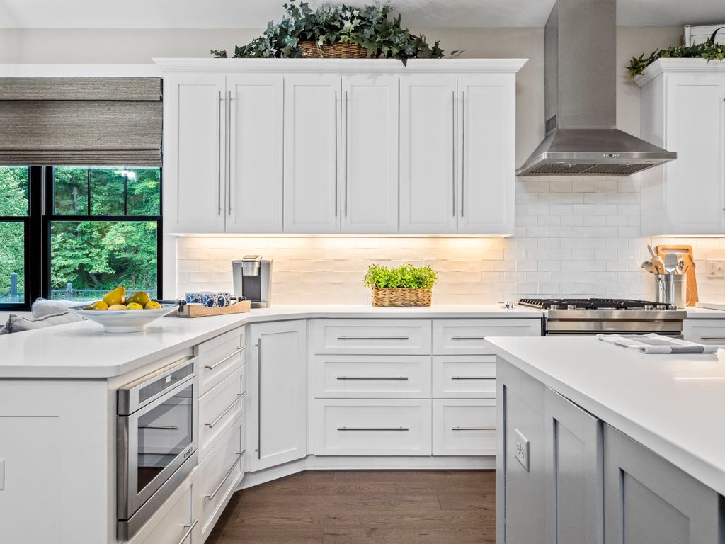 18-5820 Lakemont Dr-MFW Media