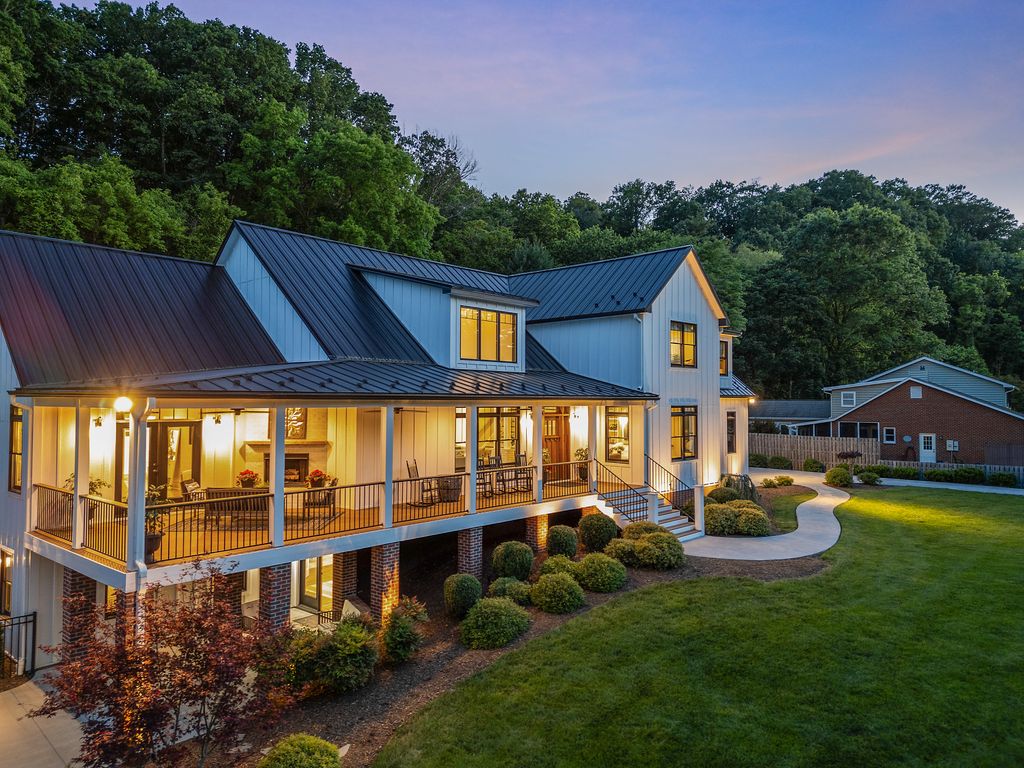 202-5820 Lakemont Dr-MFW Media