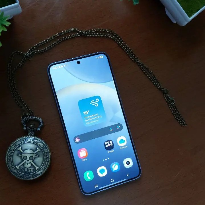 Samsung Galaxy S24 8GB 128GB Dual SIM Smartphone smartphones