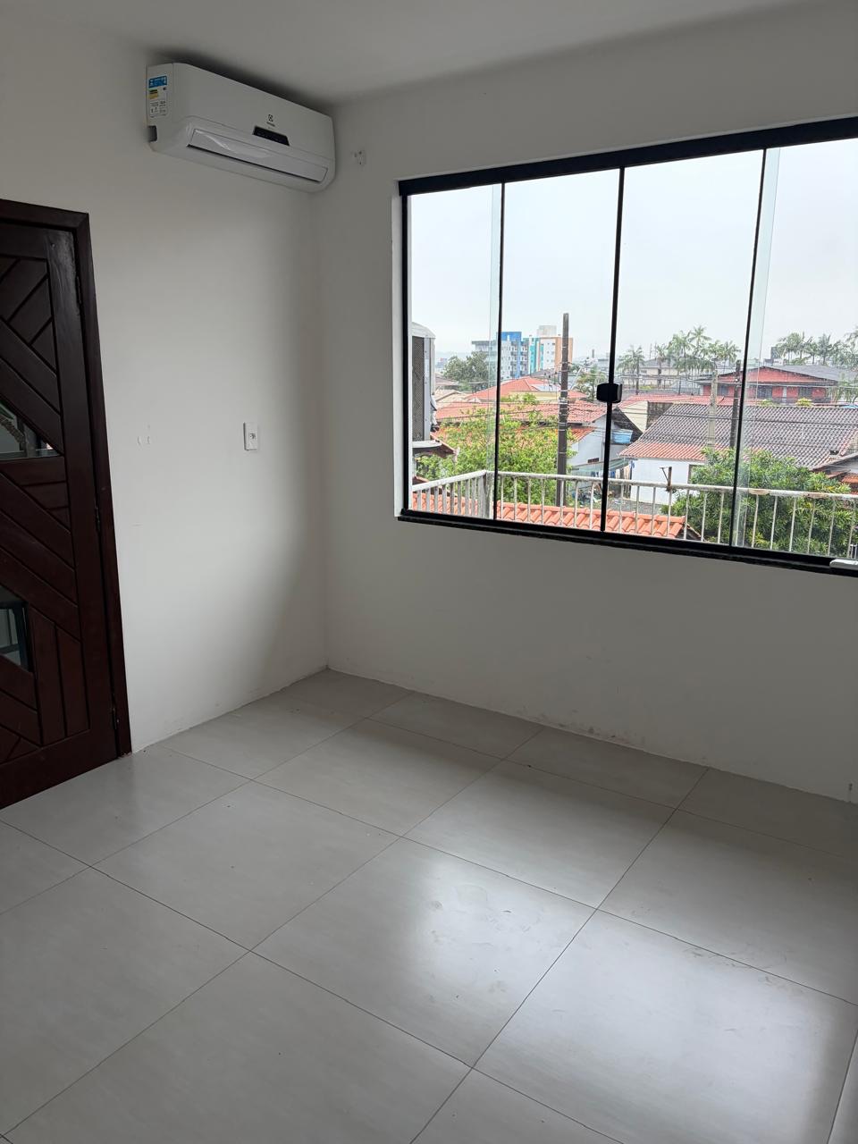 Sala comercial 13 m² no Aventureiro, Joinville
