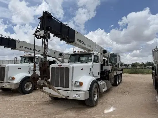 Grúa Titán National NBT45 2013 — 45 toneladas sobre Peterbilt 367