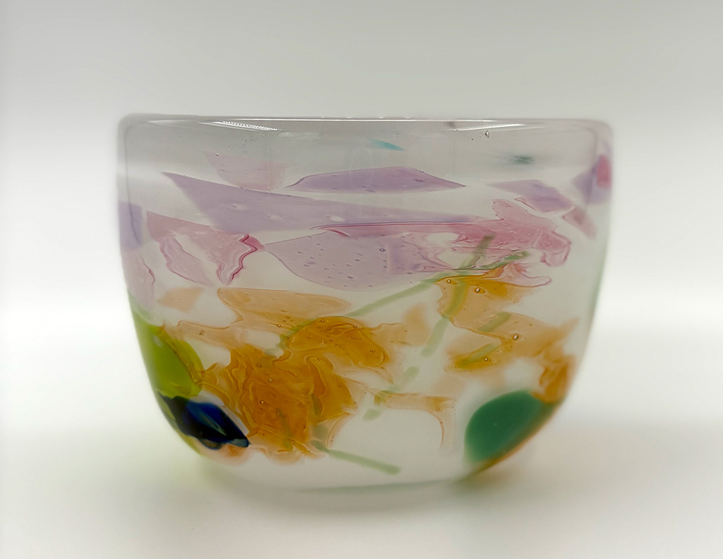 Glass-Bowl-WhiteWPinkGold