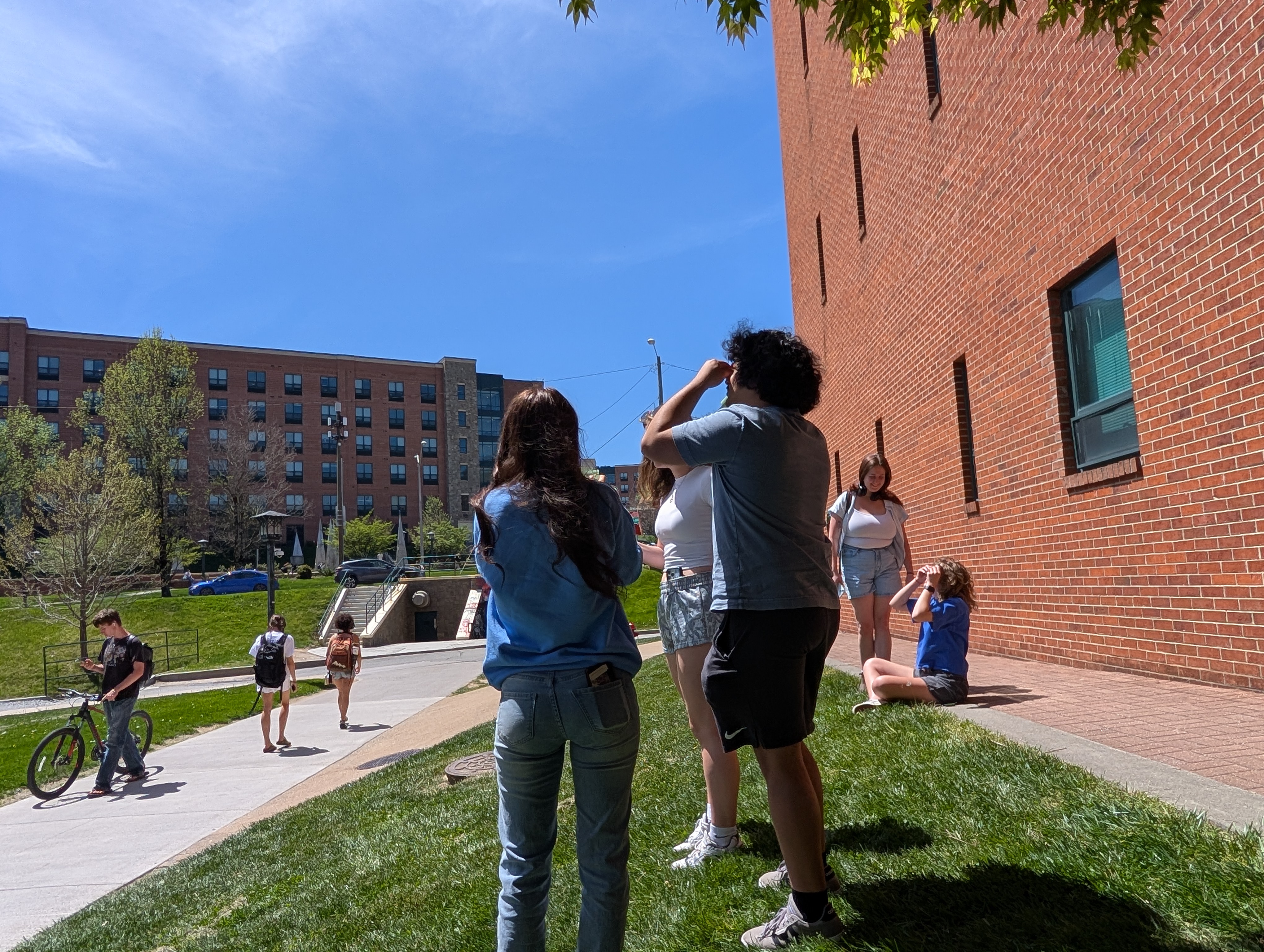 post_media%2Fcx1euu0hYsZhA7hM6hKCYU20MK02%2FwopaBgn8iUrInK1IsZB7%2Fff62zkpcza_PXL_20260415_175334559.jpg?alt=media&token=7e6cabe9-a505-46eb-8c3d-82452fc5fa9e