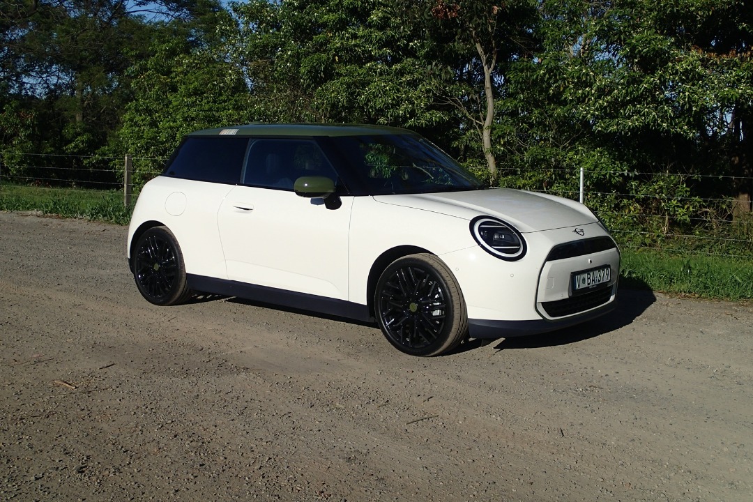 MINI Cooper Paul Smith Edition EV