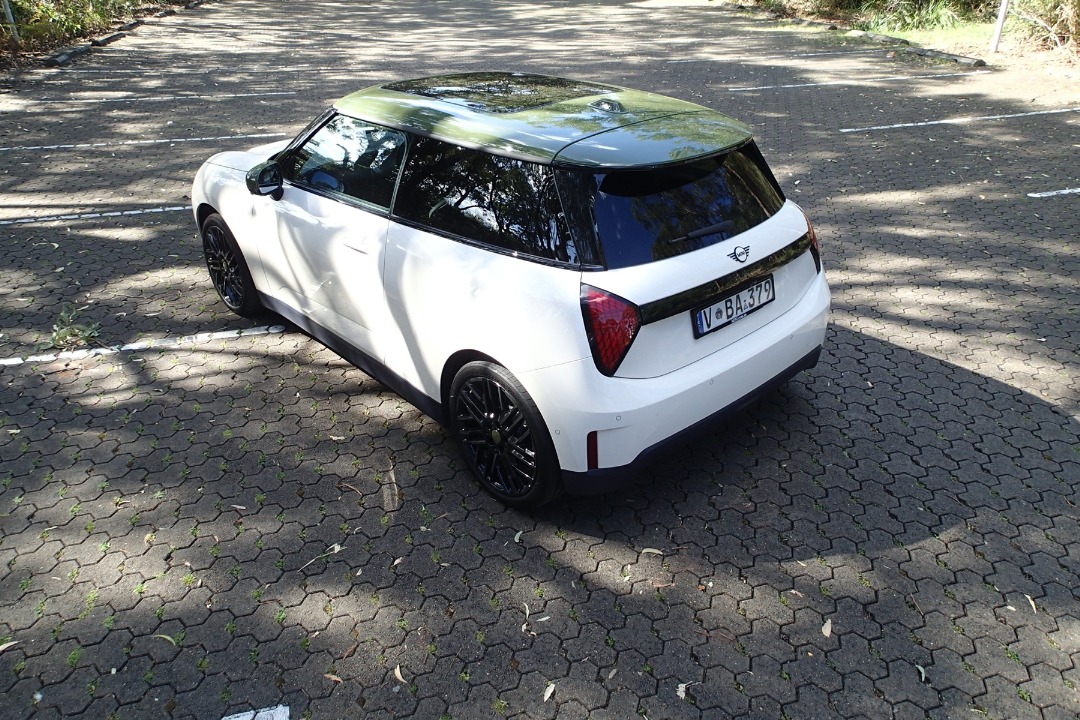 MINI Cooper Paul Smith Edition EV
