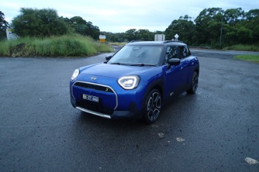 The MINI Aceman SE is a Crossover EV You Actually Want to Drive