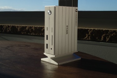 D-Link 14-in-1 Thunderbolt 4 Docking Station Review: One Cable to Rule Your Desk