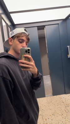 Abood's profile photo - Travel enthusiast who has visited 16 countries