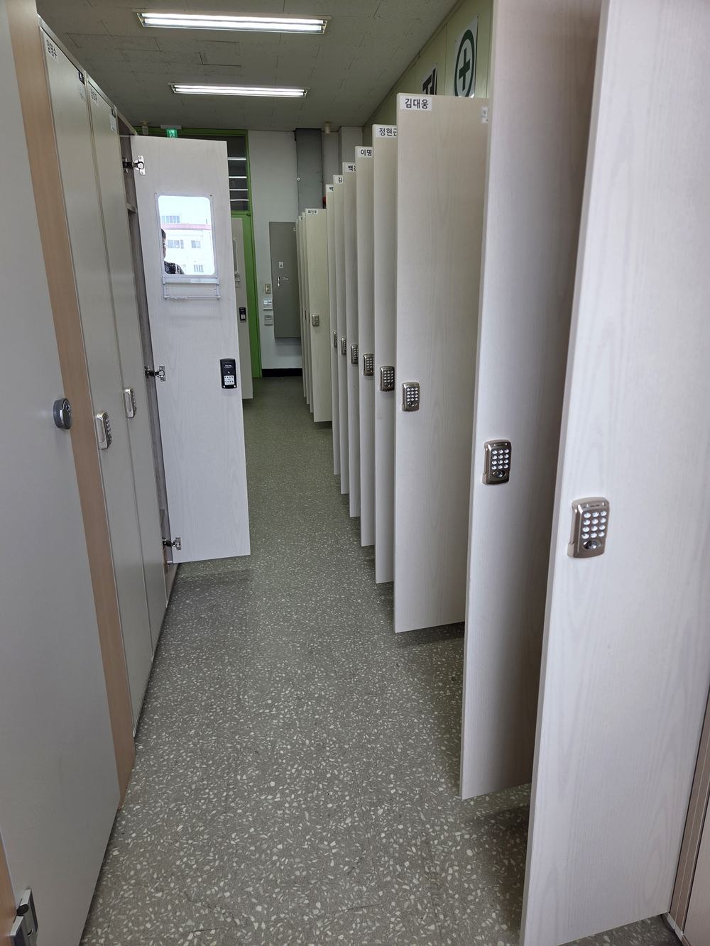 진주 폴리텍대학 사물함 전자키 시공 사진 3
