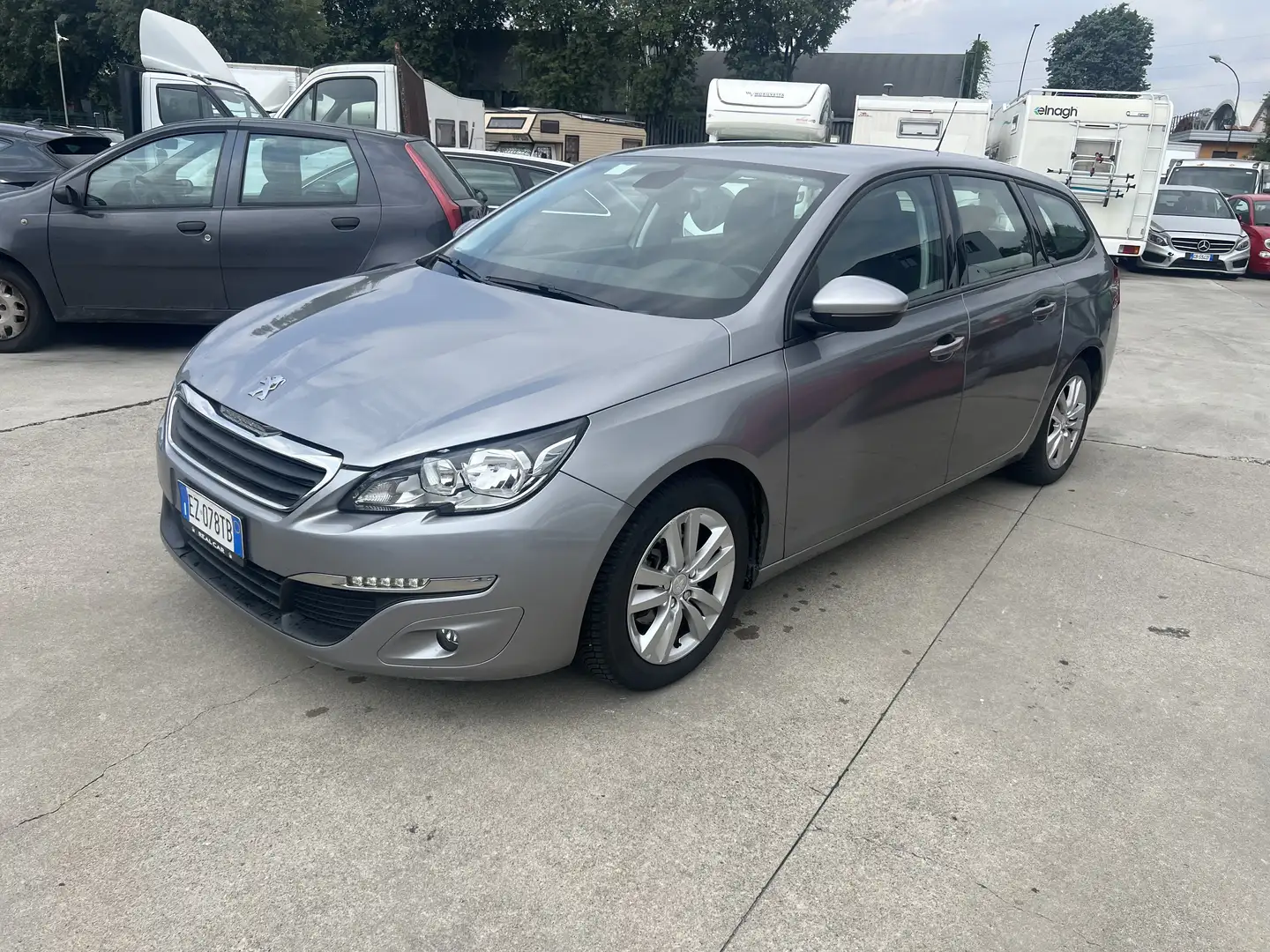 Immagine di Peugeot 308  SW 1.6 bluehdi Business s&s 120cv eat6 - 2026