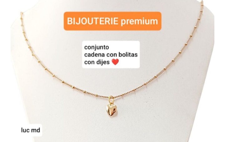 Cadena dorada dije de corazón