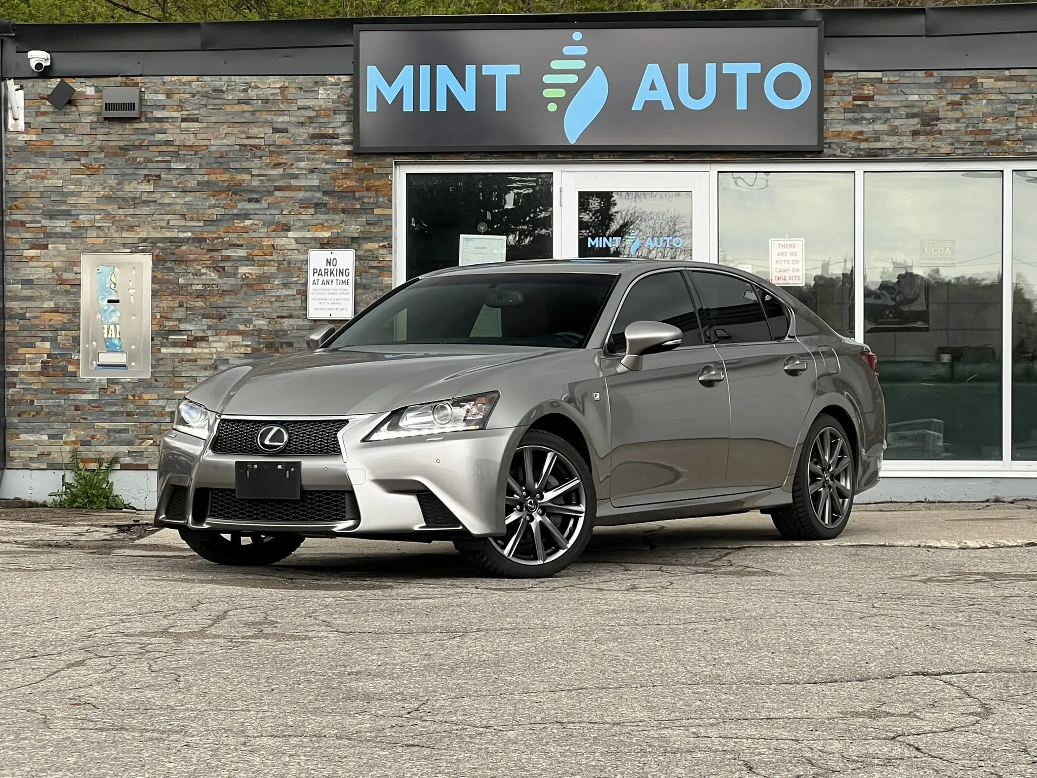 Featured Listing Image
