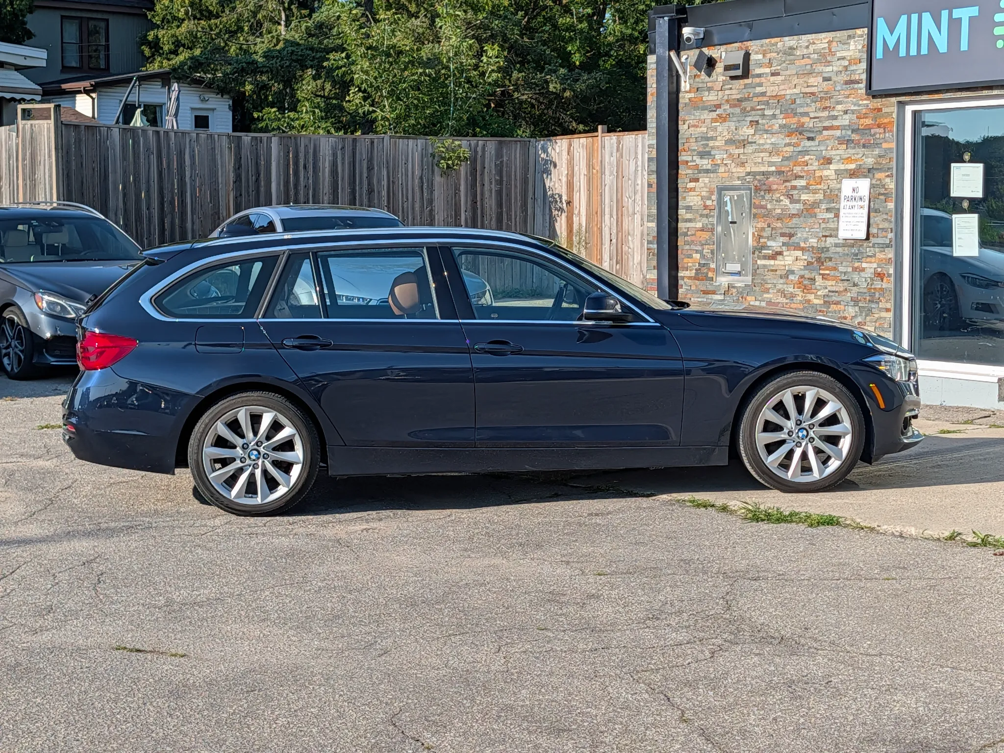 Carousel Image 3