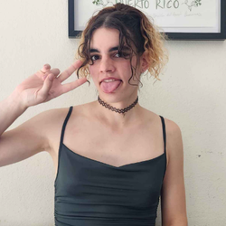 Vivy_Violacious