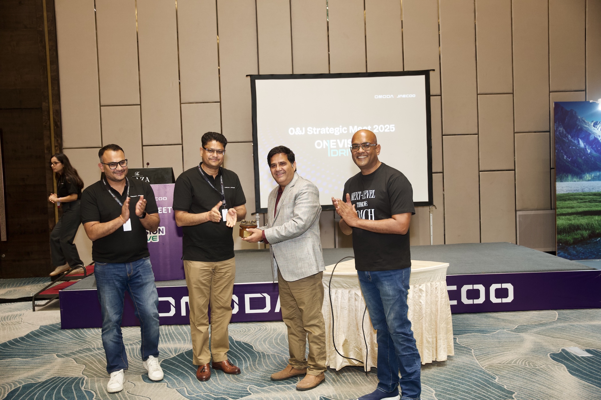 Alok Das with celebrity guest Manoj Gajurel