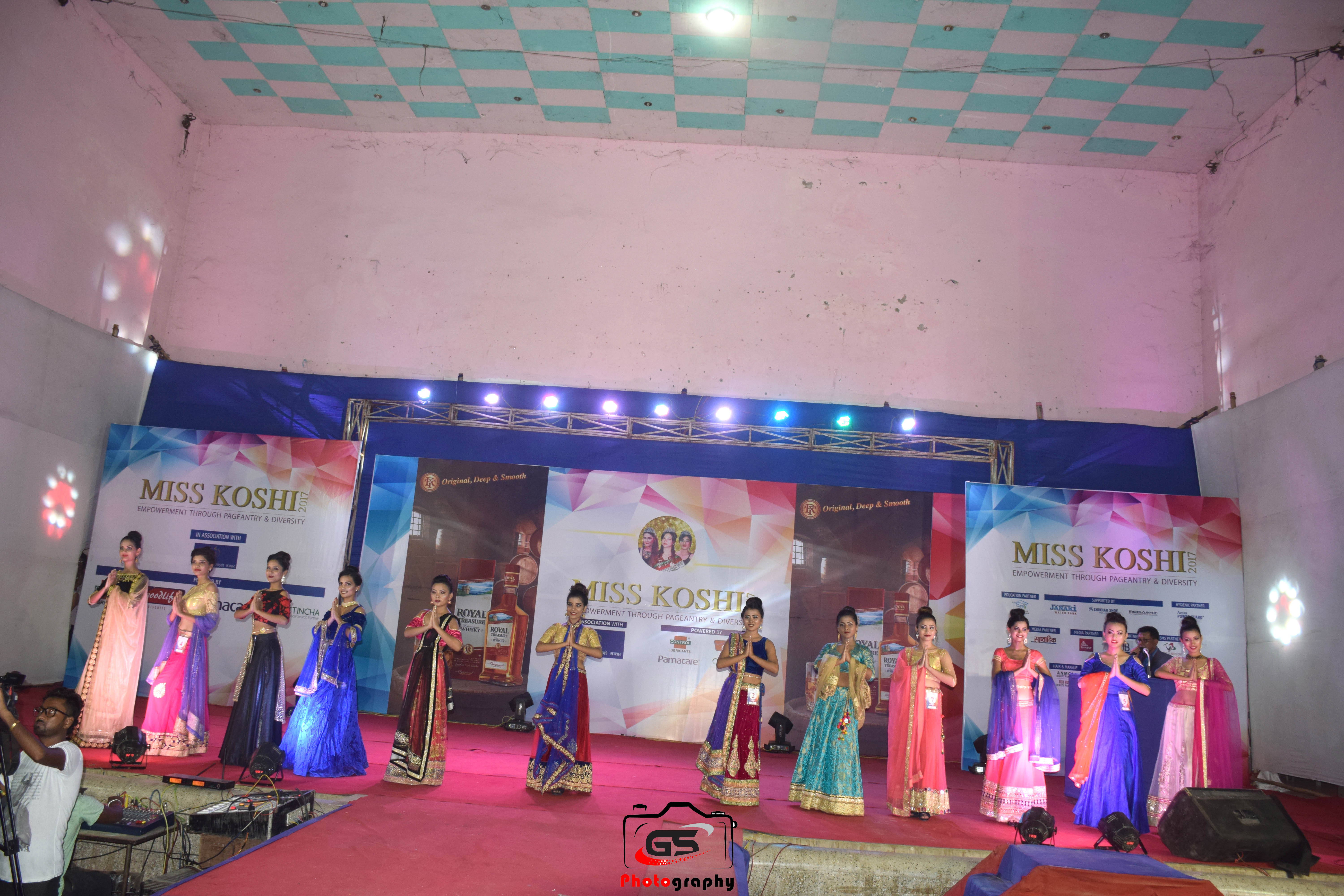 Participants of Miss Kosi 2017 on stage.