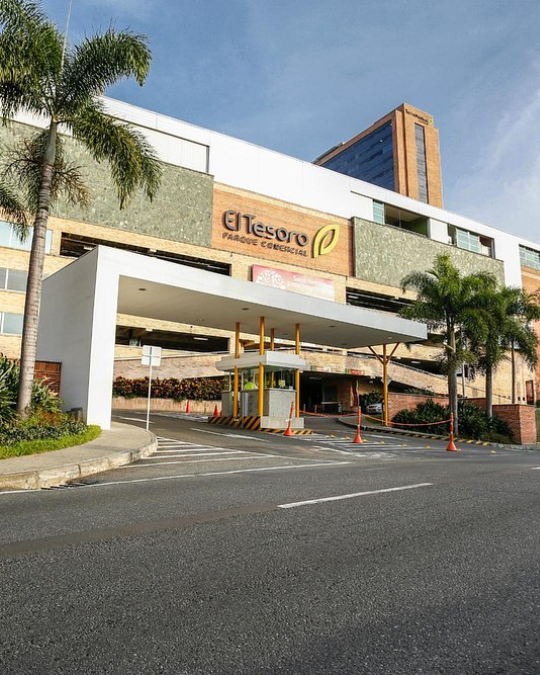 Centro Comercial El Tesoro