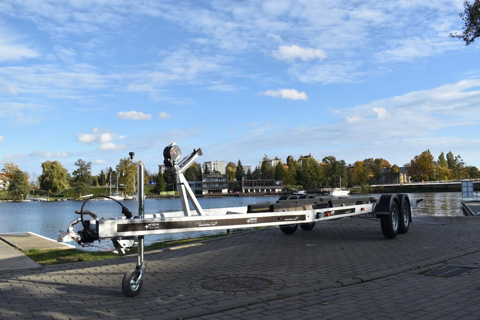Przyczepa M'iron Trailers