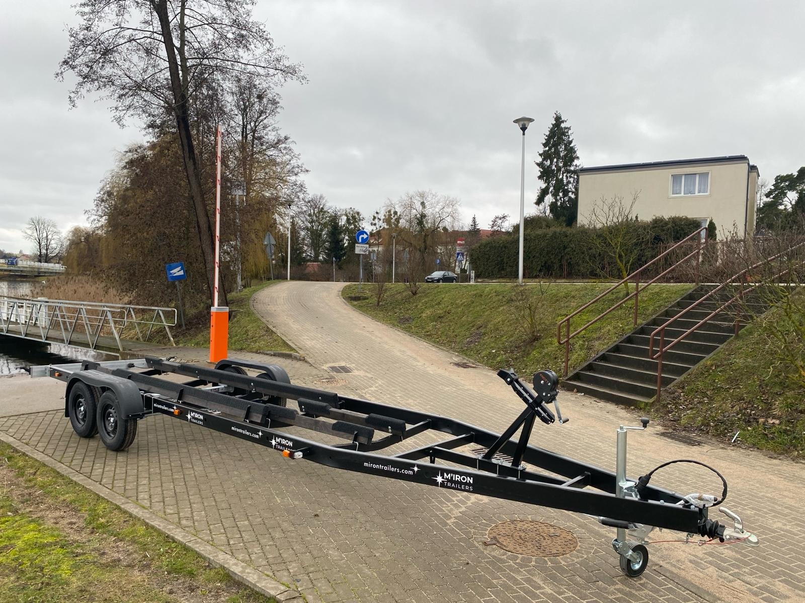 Przyczepa podłodziowa MT352