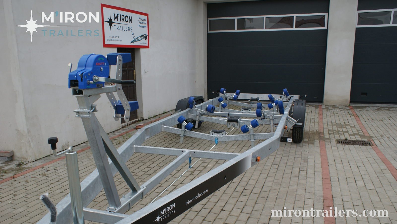 Przyczepa podłodziowa dwuosiowa MT352 — rolki