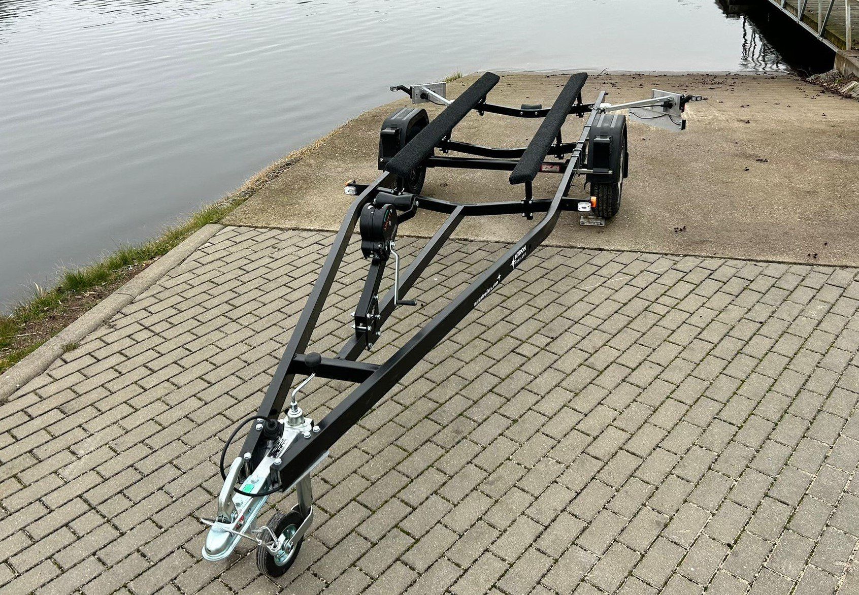 Przyczepa pod skutery wodne MT751