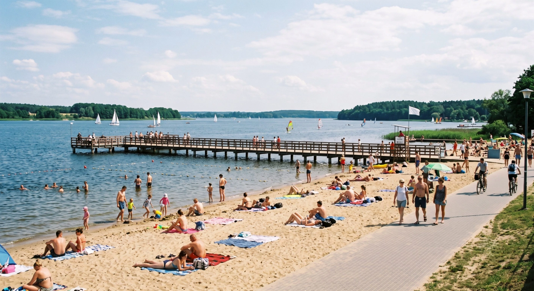 Gdzie nad wodę pod Warszawą? Nieporęt i Zalew Zegrzyński – plaże, dojazd i atrakcje