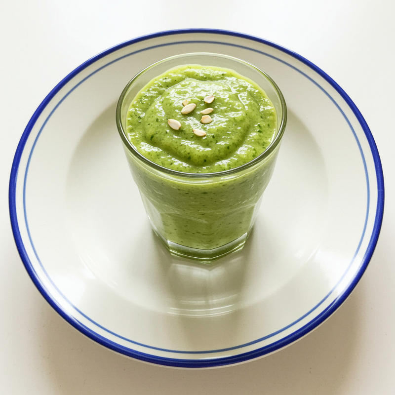 Grüner Spinat-Mango-Smoothie