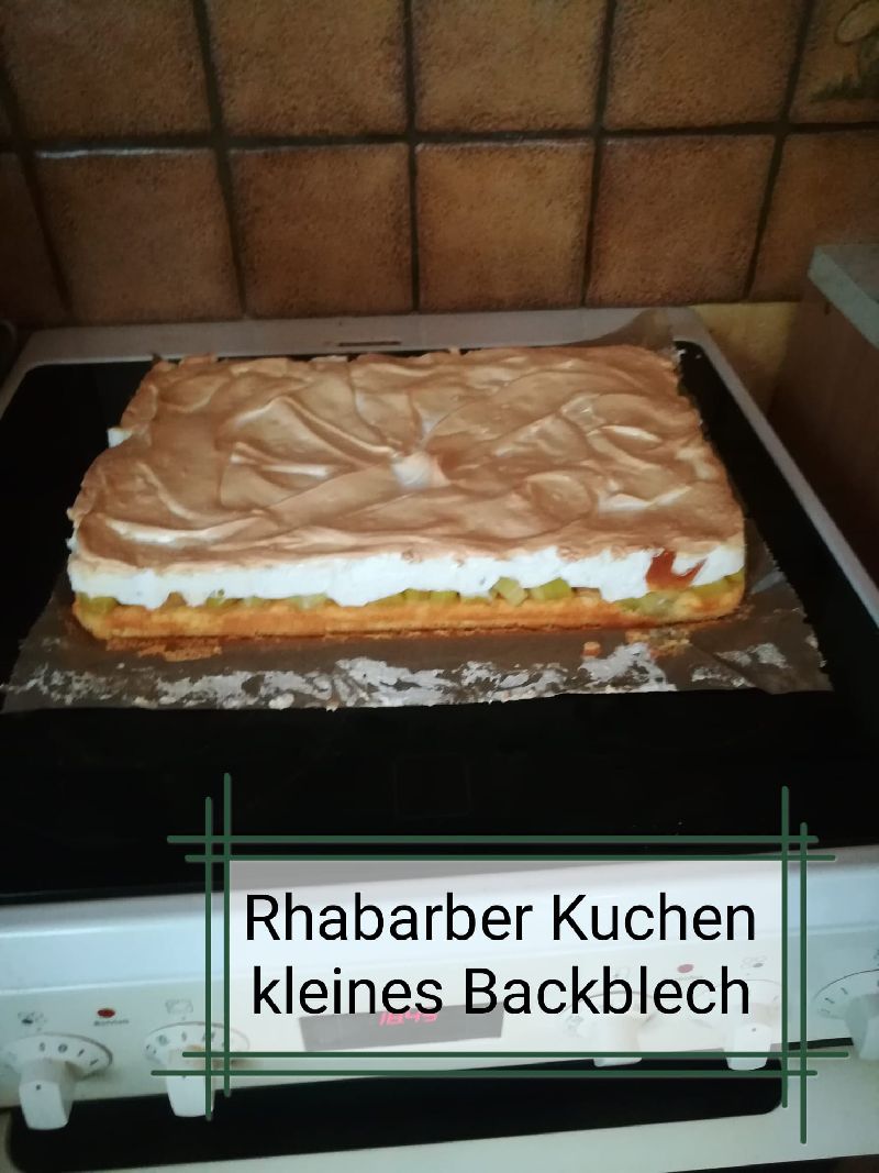Rhabarberkuchen mit Schaum