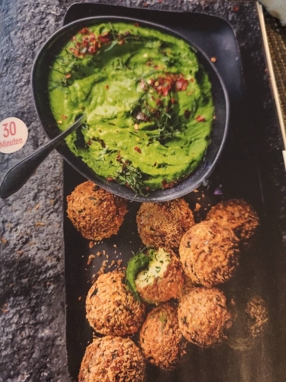 Falafel mit Erbsen-Hummus