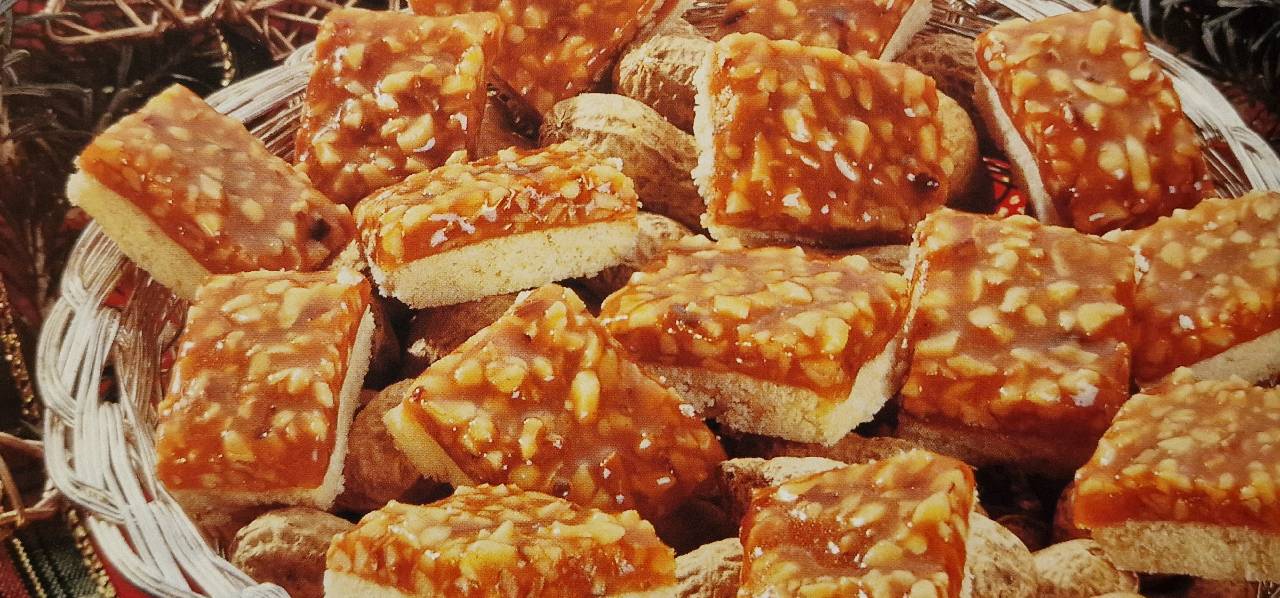 Erdnuss-Toffee-Würfel