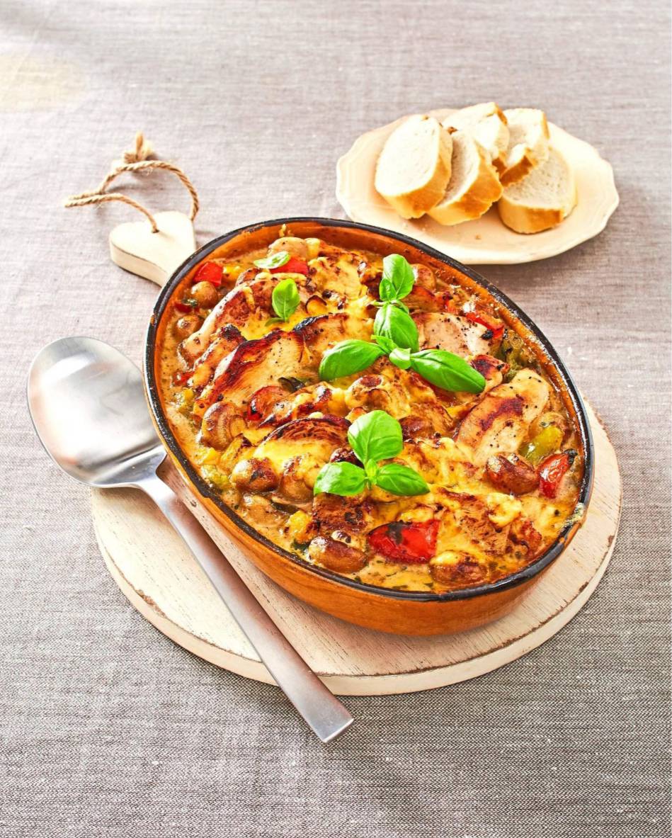 Gratiniertes Hähnchen in Paprikarahm