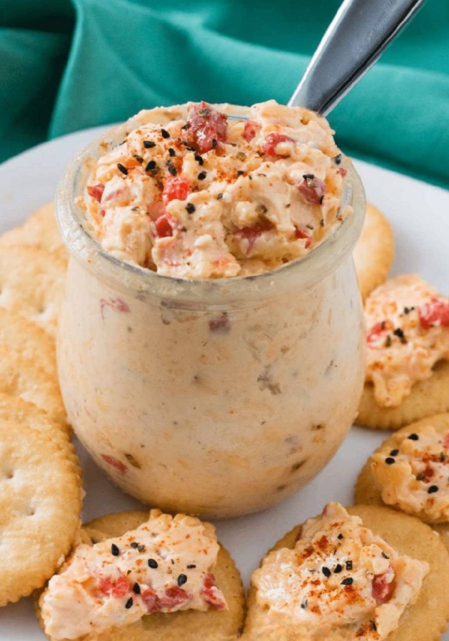 Käse-Dip mit scharfer Paprika