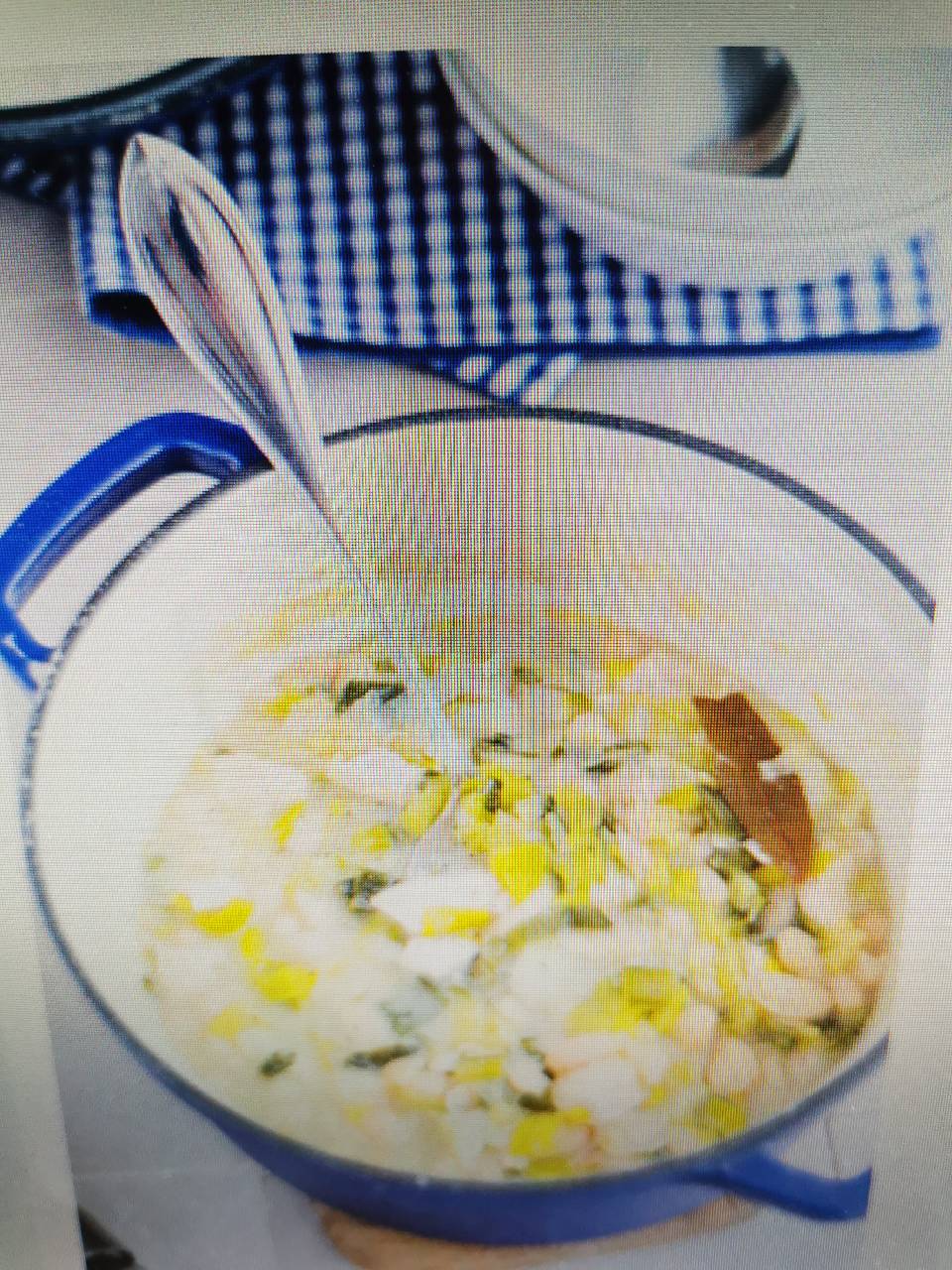 Hähnchen-Lauch-Ragout mit weißen Bohnen und Weißwein