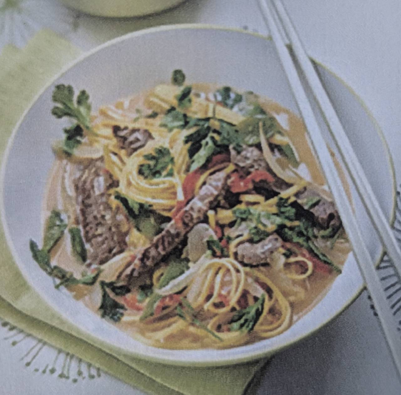 Thai Curry mit Rindfleisch und Nudeln