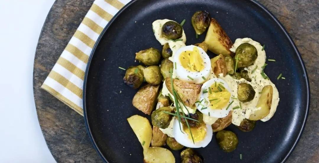 Eier in Senfsauce mit Rosenkohl