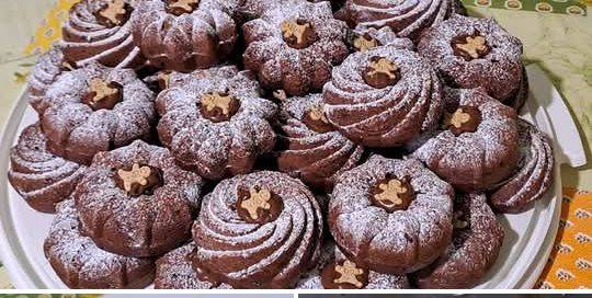 Schoko Gugelhupf mit Mandeln